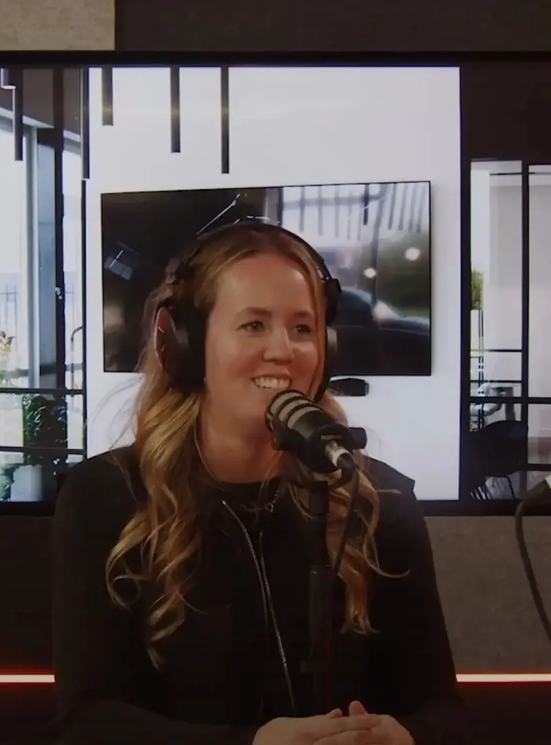 Vrouwelijke kijk op branding.jpg