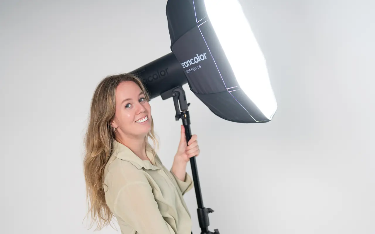 Broncolor Softbox lamp.jpg